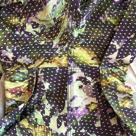 Lululemon Spring Break Away Pleated Shorts Women’s Size 10 - Picture 3 of 9